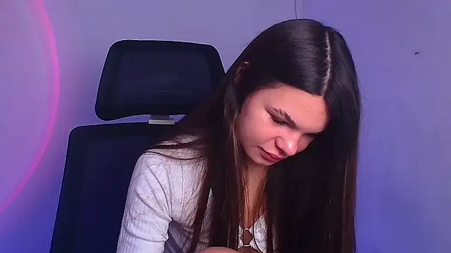 Snapshot of Hanna_Way chatting on 01-08-25, 06:31 Hanna Way online show from 01-08-25, 06:31