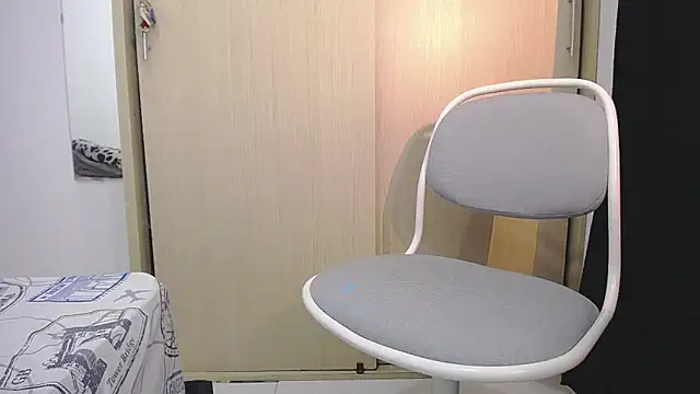Snapshot of TommyMyler chatting on 12-15-24, 12:29 TommyMyler online show from 12-15-24, 12:29