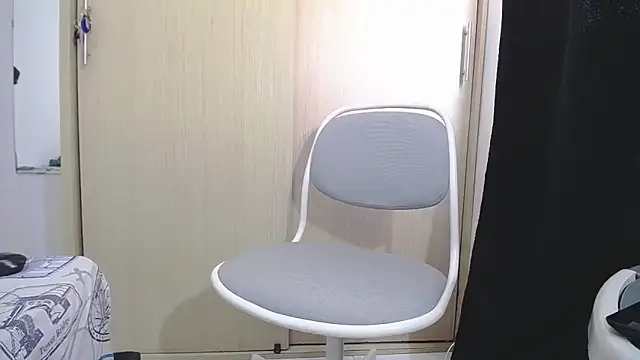 Snapshot of TommyMyler chatting on 12-21-24, 04:36 TommyMyler online show from 12-21-24, 04:36