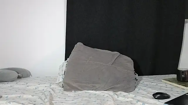 Snapshot of TommyMyler chatting on 10-13-25, 02:22 TommyMyler online show from 10-13-25, 02:22