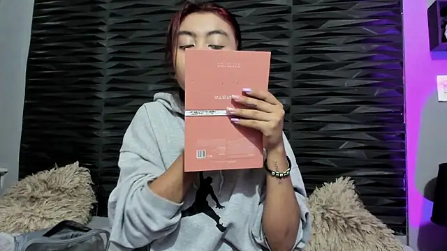 Snapshot of Ava_jones1 chatting on 12-05-25, 01:31 Ava jones1 online show from 12-05-25, 01:31