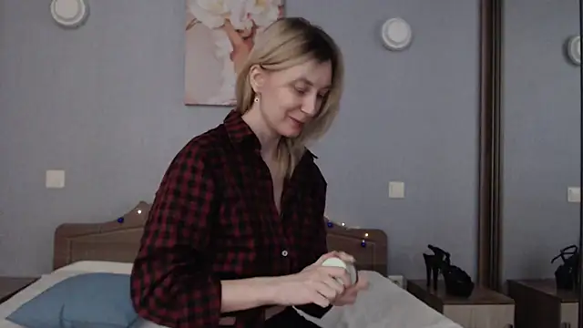 Snapshot of AvelinaLeoni chatting on 12-26-24, 06:30 AvelinaLeoni online show from 12-26-24, 06:30