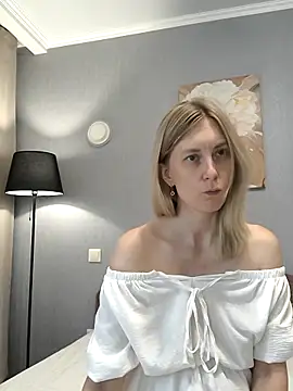 Snapshot of AvelinaLeoni chatting on 09-09-25, 05:29 AvelinaLeoni online show from 09-09-25, 05:29