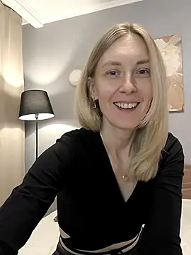 Snapshot of AvelinaLeoni chatting on 10-06-25, 07:50 AvelinaLeoni online show from 10-06-25, 07:50