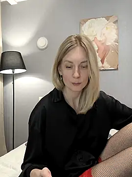 Snapshot of AvelinaLeoni chatting on 10-07-25, 07:16 AvelinaLeoni online show from 10-07-25, 07:16