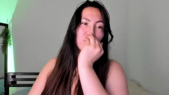 Elle Lee  online show from 02-24-25, 07:52