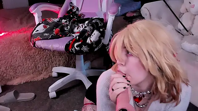 Alex Howell online show from 02-11-25, 06:19