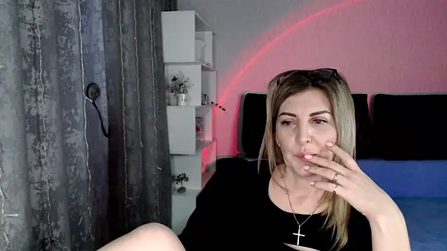 Snapshot of Amelia_Harper chatting on 03-09-25, 05:49 Amelia Harper online show from 03-09-25, 05:49