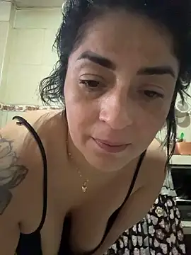 karenlennox1 online show from 01-18-26, 07:50