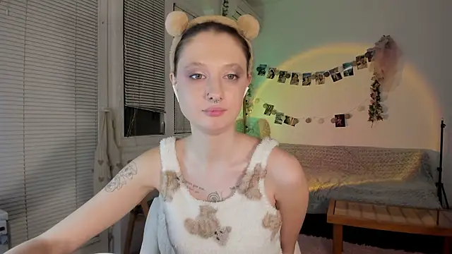 Snapshot of Jenny_darling_love chatting on 01-29-25, 10:01 Jenny darling love online show from 01-29-25, 10:01