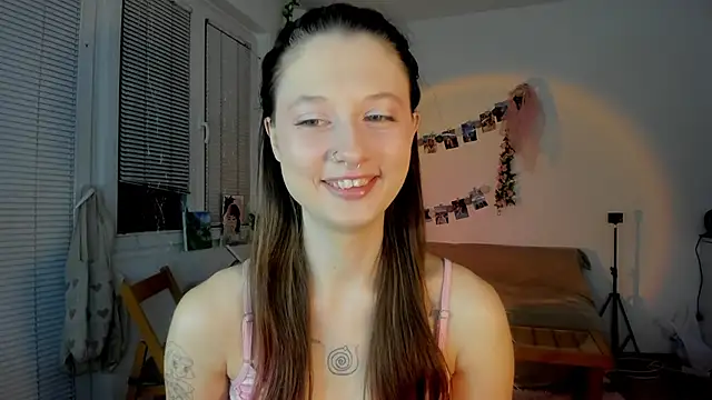 Snapshot of Jenny_darling_love chatting on 02-26-25, 07:05 Jenny darling love online show from 02-26-25, 07:05