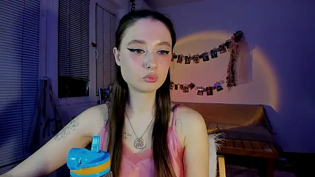 Snapshot of Jenny_darling_love chatting on 03-21-25, 07:02 Jenny darling love online show from 03-21-25, 07:02