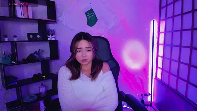 Fluffy Rose online show from 12-27-24, 11:39