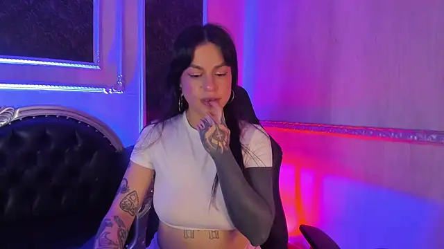 Snapshot of MeganDraco_ chatting on 05-26-26, 12:45 MeganDraco online show from 05-26-26, 12:45
