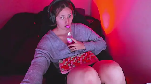 bonnie moon  online show from 04-16-26, 08:53