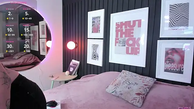 Kayla stern  online show from 11-08-25, 07:34