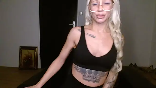 JuicyJanexo online show from 09-17-25, 04:25