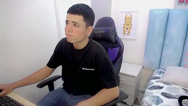 Snapshot of bby_santi chatting on 01-09-26, 06:31 bby santi online show from 01-09-26, 06:31