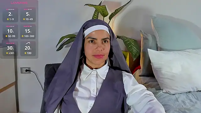 ClaraMariaMon online show from 01-30-25, 06:43