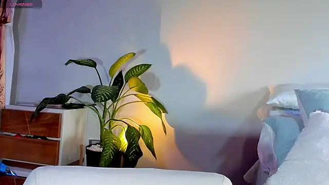 ClaraMariaMon online show from 02-25-25, 05:36