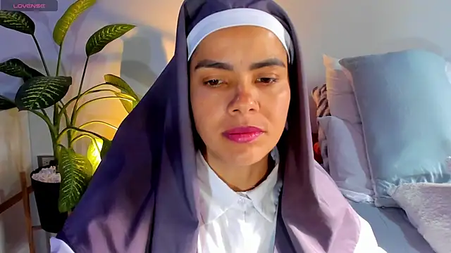 ClaraMariaMon online show from 03-01-25, 12:56