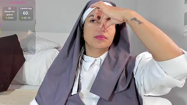 Snapshot of ClaraMariaMon chatting on 02-05-26, 02:22 ClaraMariaMon online show from 02-05-26, 02:22