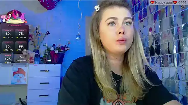 SuchCute online show from 09-21-25, 03:08