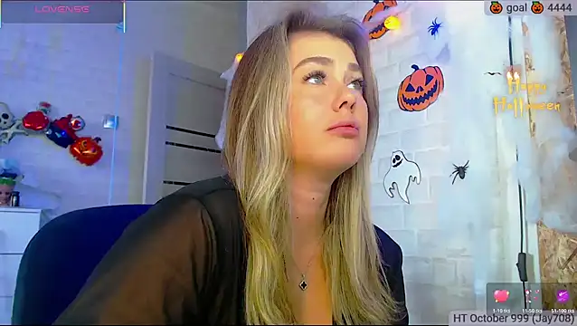 SuchCute online show from 10-19-25, 04:13