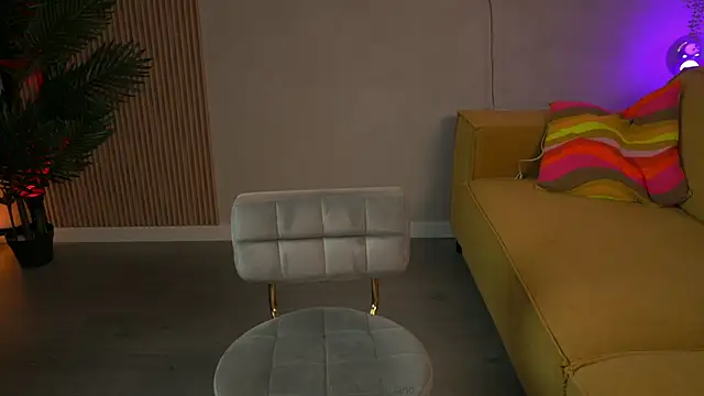 Snapshot of emma_land chatting on 12-16-25, 07:52 emma land online show from 12-16-25, 07:52