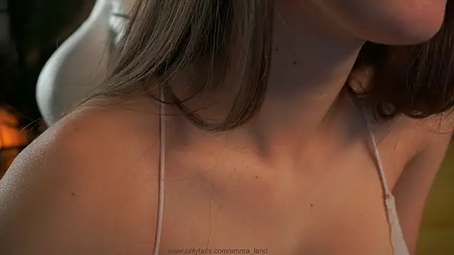 Snapshot of emma_land chatting on 12-18-25, 07:20 emma land online show from 12-18-25, 07:20