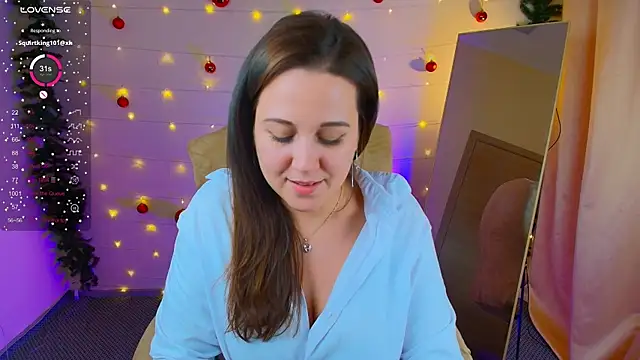 Snapshot of MissBecca chatting on 12-19-24, 10:45 MissBecca online show from 12-19-24, 10:45