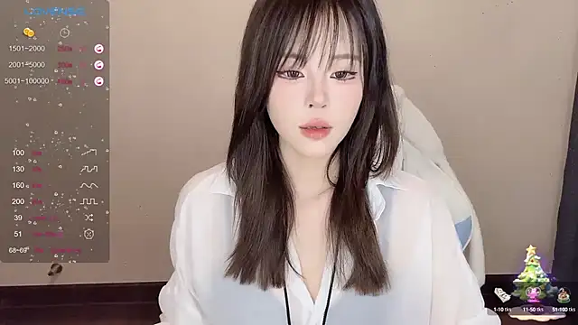 Snapshot of Mini-X chatting on 01-10-25, 02:02 Mini-X online show from 01-10-25, 02:02