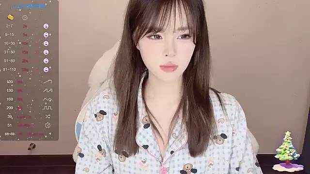 Snapshot of Mini-X chatting on 02-10-25, 03:32 Mini-X online show from 02-10-25, 03:32