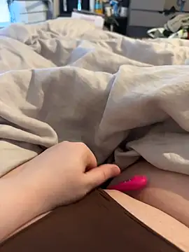 Snapshot of honeyyy24 chatting on 12-10-24, 12:05 honeyyy24 online show from 12-10-24, 12:05