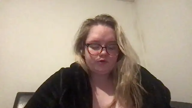 Snapshot of honeyyy24 chatting on 01-09-25, 01:08 honeyyy24 online show from 01-09-25, 01:08