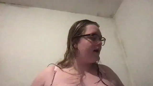 Snapshot of honeyyy24 chatting on 01-09-25, 10:52 honeyyy24 online show from 01-09-25, 10:52