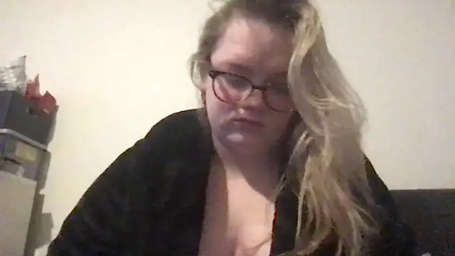 Snapshot of honeyyy24 chatting on 01-11-25, 06:54 honeyyy24 online show from 01-11-25, 06:54