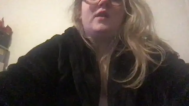 Snapshot of honeyyy24 chatting on 01-11-25, 09:57 honeyyy24 online show from 01-11-25, 09:57