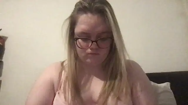 Snapshot of honeyyy24 chatting on 01-28-25, 07:42 honeyyy24 online show from 01-28-25, 07:42