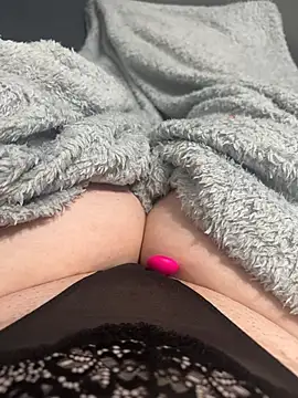 Snapshot of honeyyy24 chatting on 02-06-25, 03:09 honeyyy24 online show from 02-06-25, 03:09