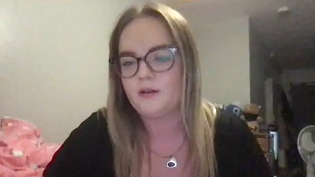 Snapshot of honeyyy24 chatting on 10-09-25, 09:57 honeyyy24 online show from 10-09-25, 09:57