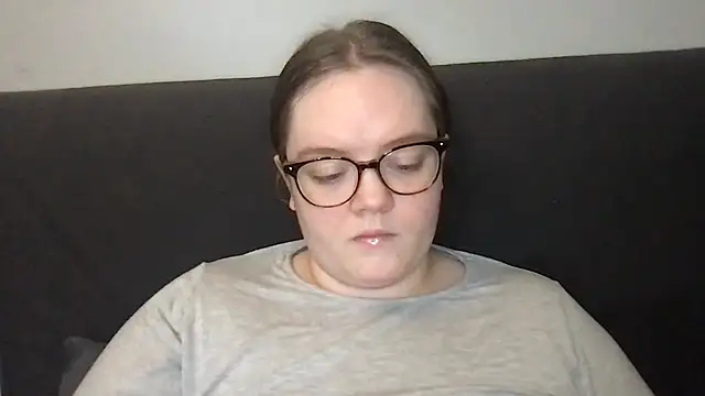 Snapshot of honeyyy24 chatting on 11-10-25, 02:16 honeyyy24 online show from 11-10-25, 02:16