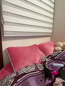 Snapshot of KittieCatty chatting on 01-15-25, 04:25 KittieCatty online show from 01-15-25, 04:25