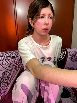 Snapshot of KittieCatty chatting on 10-23-25, 02:05 KittieCatty online show from 10-23-25, 02:05