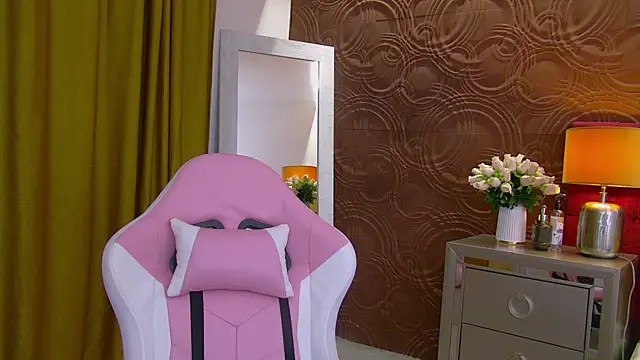 IrisMonn online show from 12-19-24, 11:39