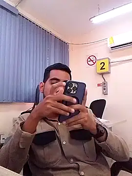 EnriquePersian197 online show from 01-23-25, 06:03