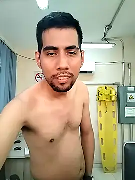 EnriquePersian197 online show from 11-17-25, 06:57