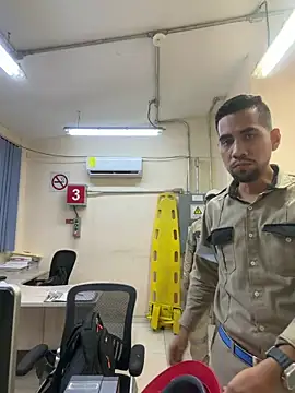 EnriquePersian197 online show from 02-04-26, 12:11