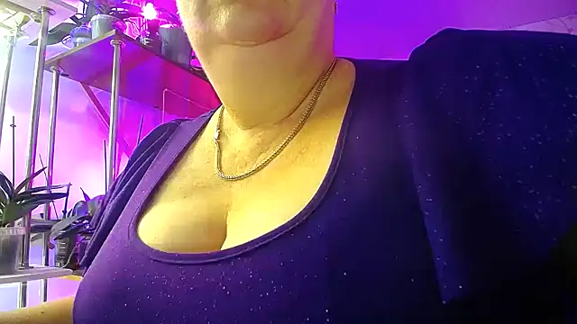 Snapshot of _Sweet_Woman chatting on 10-11-25, 04:22 Sweet Woman online show from 10-11-25, 04:22