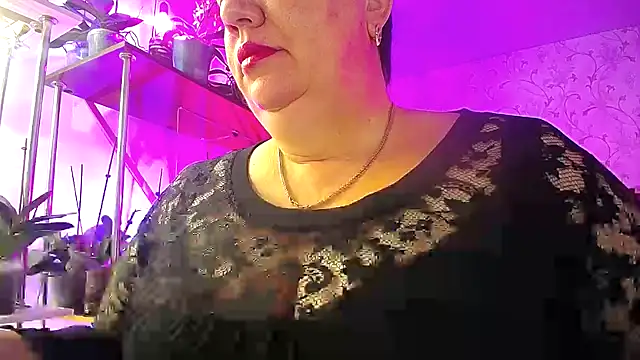 Snapshot of _Sweet_Woman chatting on 10-14-25, 04:24 Sweet Woman online show from 10-14-25, 04:24